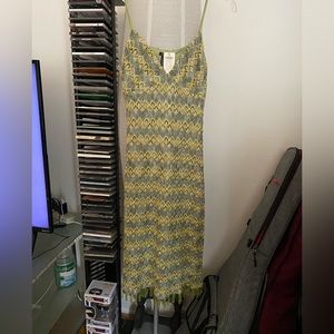 Ladies Arden B size M crochet evening dress, with fringed hem. New with tags.